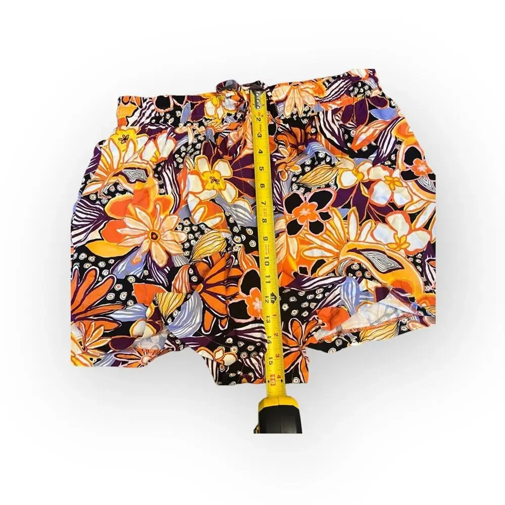 Nasty Gal Mixed Colors high waist floral shorts - Picture 4 of 10